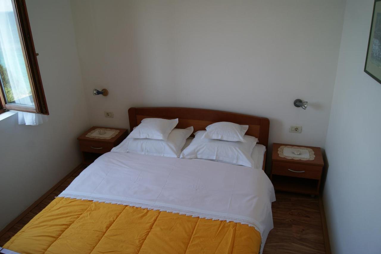 Apartments By The Sea Zavala, Hvar - 553 Jelsa  Exterior foto