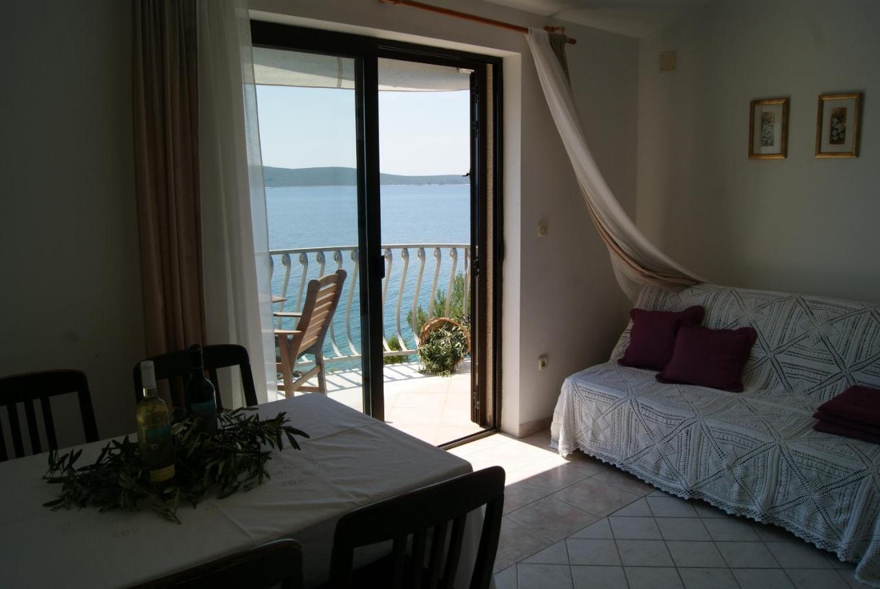 Apartments By The Sea Zavala, Hvar - 553 Jelsa  Exterior foto