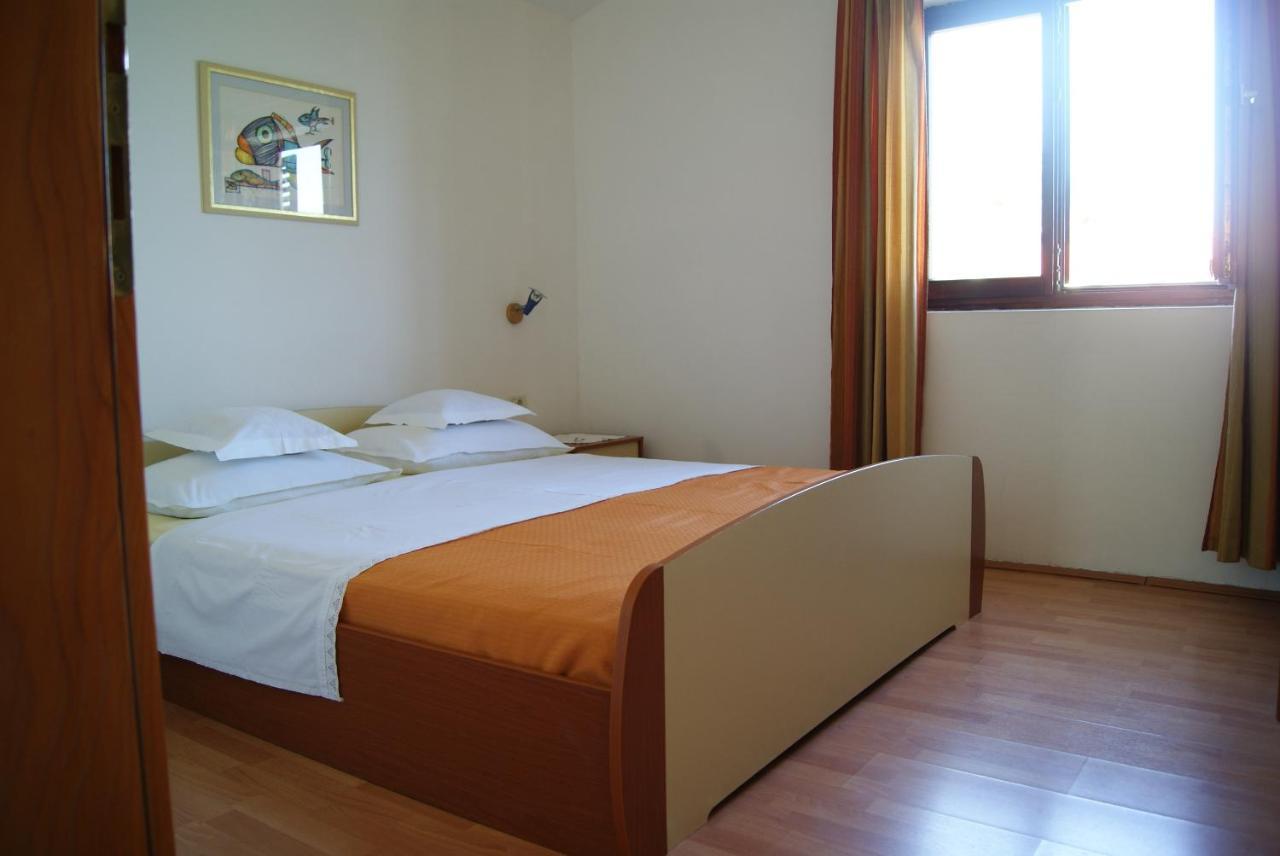 Apartments By The Sea Zavala, Hvar - 553 Jelsa  Exterior foto